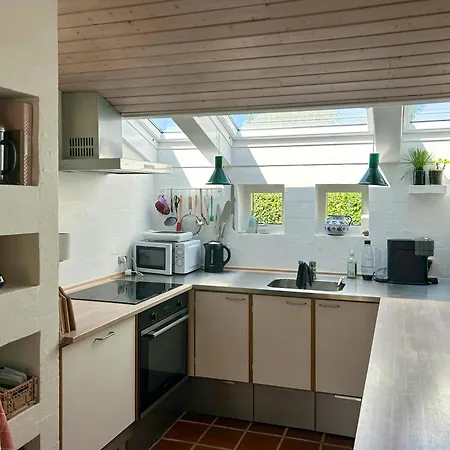 Сasa de vacaciones Summerhouse In Southern Style Close To Bøtø By