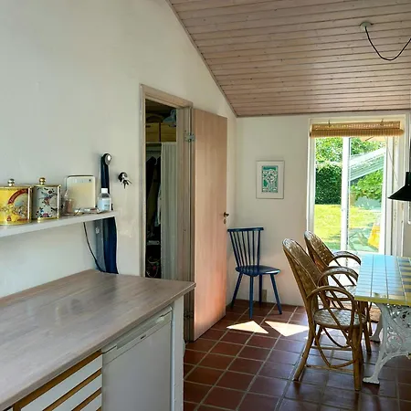 Сasa de vacaciones Summerhouse In Southern Style Close To Bøtø By